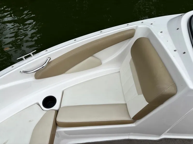 Slide: The Image of Regal BOWRIDER 1900 2010 - 4