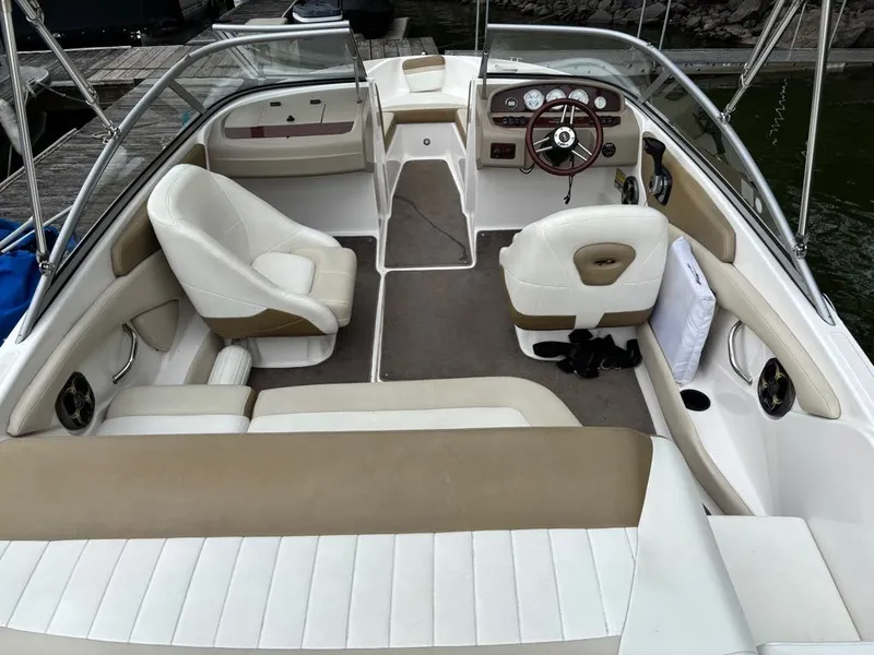 Slide: The Image of Regal BOWRIDER 1900 2010 - 5