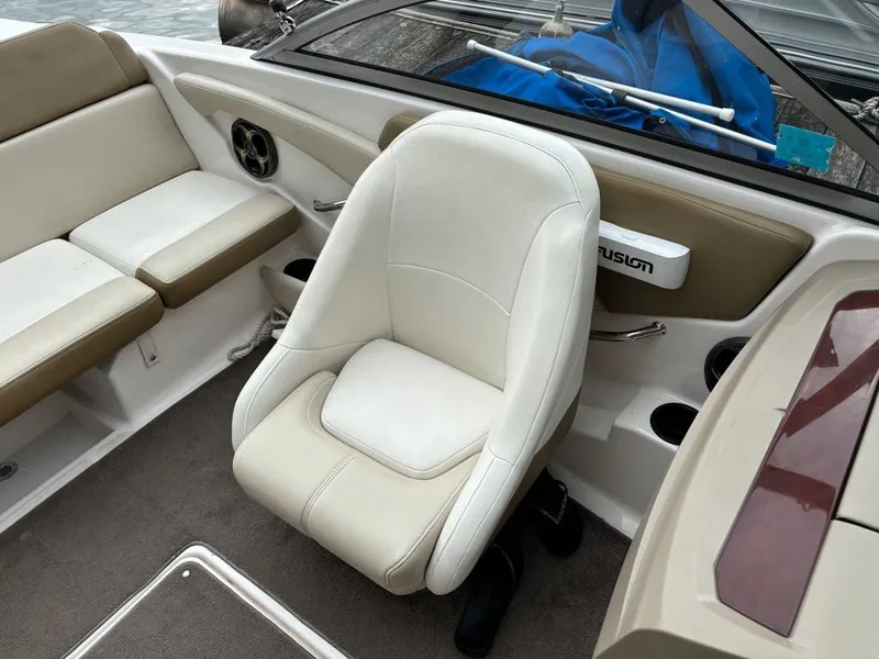 Slide: The Image of Regal BOWRIDER 1900 2010 - 9