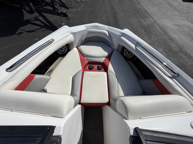 Slide: The Image of Tigé R20 2014 - 16