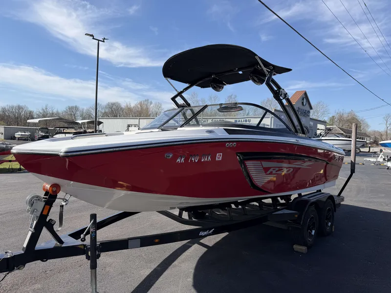 Slide: The Image of Tigé R20 2014 - 6