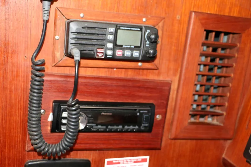 Slide: The Image of Interior of 1993 Hunter 33.5 with radio and communication equipment. - 33