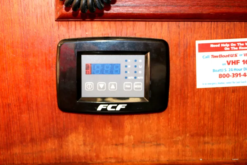 Slide: The Image of FCF control panel on 1993 Hunter 33.5 boat. - 34