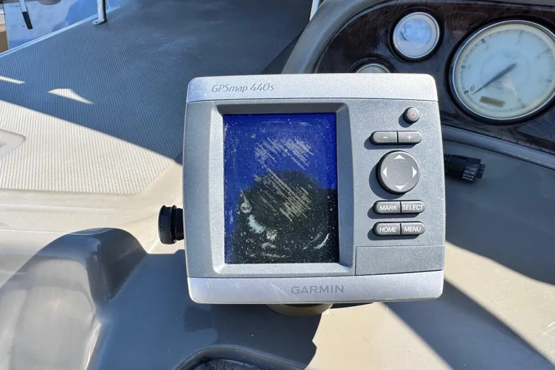 Slide: The Image of Garmin GPSmap 440s on 2007 Regal Commodore 2665 boat dashboard. - 9