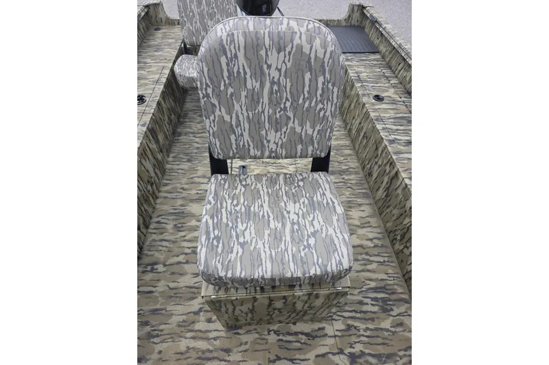 Slide: The Image of Camouflage seating on 2026 Smoker Craft Freedom 180 CC boat interior. - 18