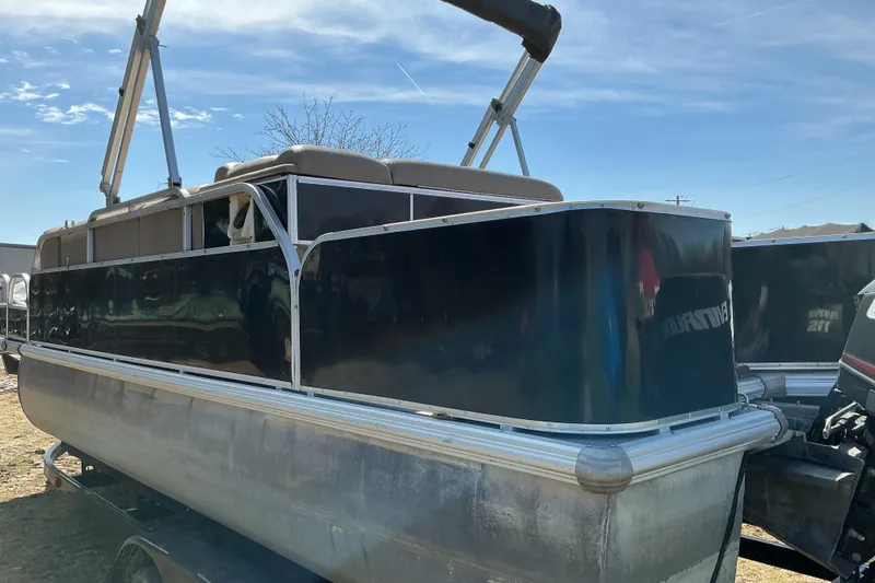 Slide: The Image of 2004 Voyager Pontoons 22 Super Fish & Cruise pontoon boat on trailer. - 5