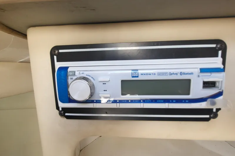Slide: The Image of 1999 Chaparral Signature 240 boat stereo system with Bluetooth and USB connectivity. - 4