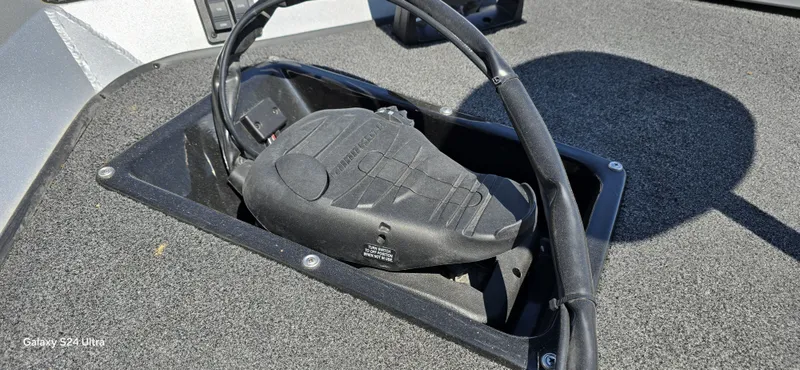 Slide: The Image of 2014 Ranger RT188 boat with integrated control unit. - 16