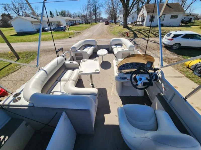 Slide: The Image of Crestliner 2285 LSI Angler 2005 - 3