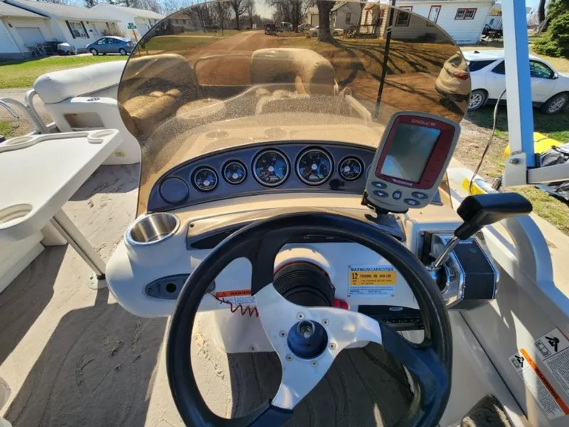 Slide: The Image of Crestliner 2285 LSI Angler 2005 - 4