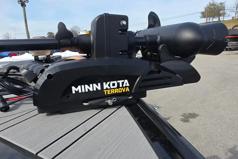 Slide: The Image of Minn Kota Terrova motor on 2026 Smoker Craft Explorer 190 FS boat. - 14