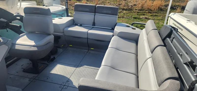 Slide: The Image of Sea-Doo Switch Sport 18 2022 - 10