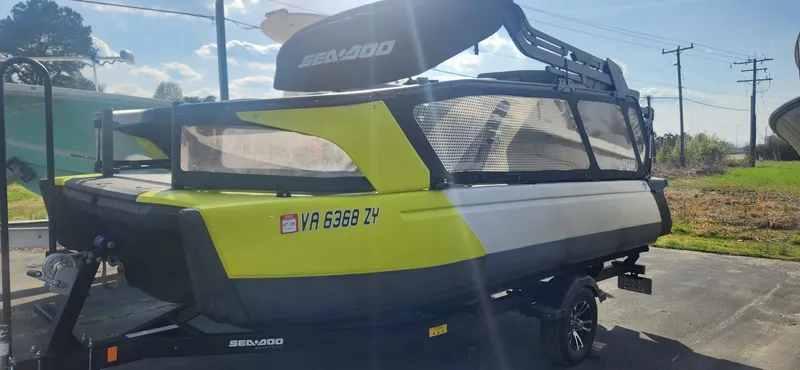 Slide: The Image of Sea-Doo Switch Sport 18 2022 - 2