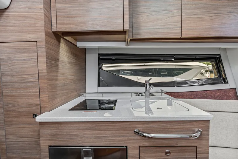 Slide: The Image of Boston Whaler 365 Conquest 2026 - 41