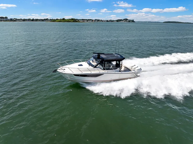 Slide: The Image of Boston Whaler 365 Conquest 2026 - 54