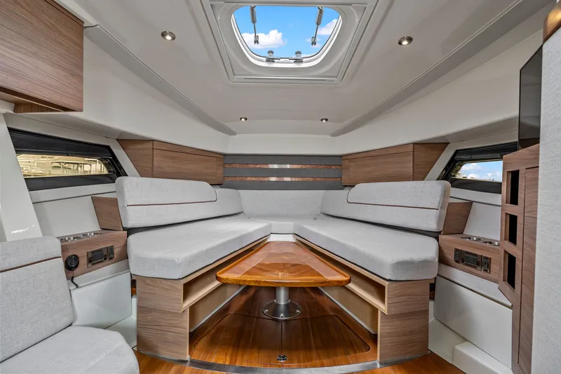 Slide: The Image of Boston Whaler 365 Conquest 2026 - 34