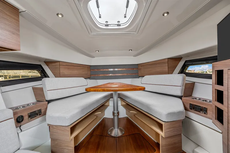 Slide: The Image of Boston Whaler 365 Conquest 2026 - 36