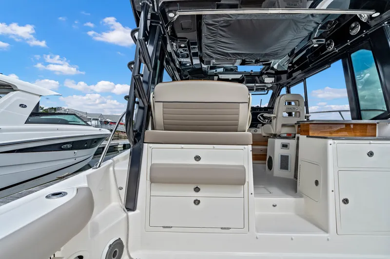 Slide: The Image of Boston Whaler 365 Conquest 2026 - 11