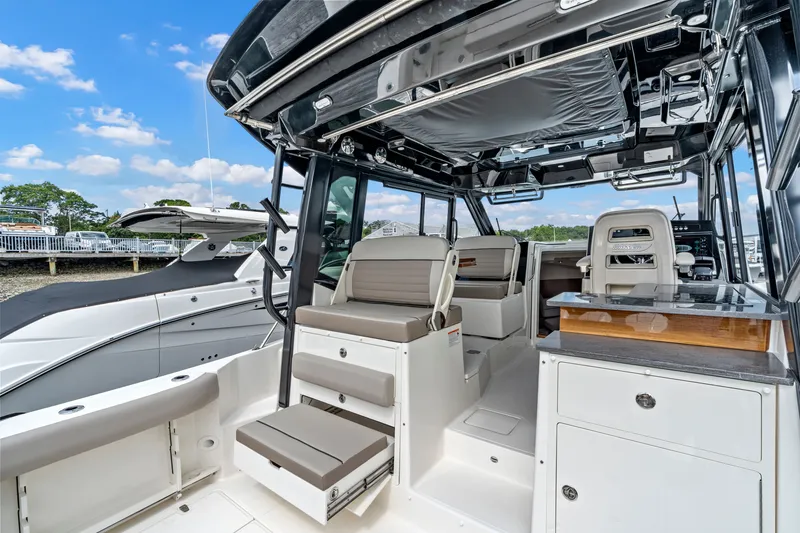 Slide: The Image of Boston Whaler 365 Conquest 2026 - 13