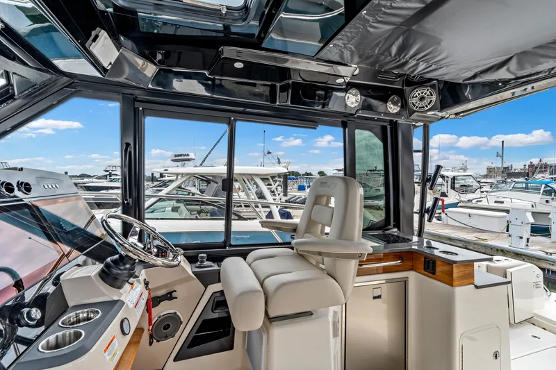 Slide: The Image of Boston Whaler 365 Conquest 2026 - 23