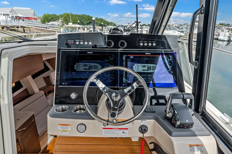 Slide: The Image of Boston Whaler 365 Conquest 2026 - 27