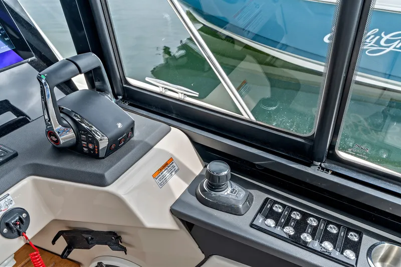 Slide: The Image of Boston Whaler 365 Conquest 2026 - 29
