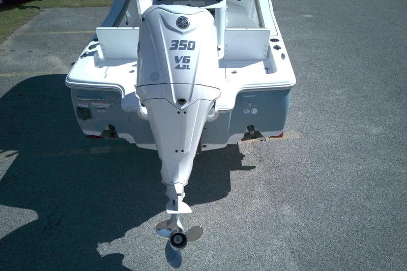 Slide: The Image of 2026 Sea Hunt BX 25 FS boat with Yamaha 350 V6 outboard motor. - 13