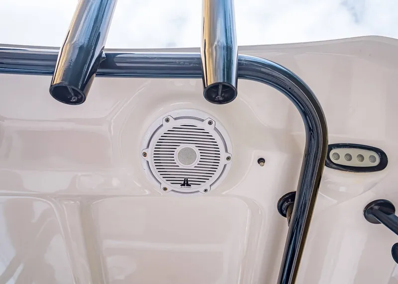 Slide: The Image of Speaker and handrail on Sea Hunt Ultra 265 SE 2024. - 10