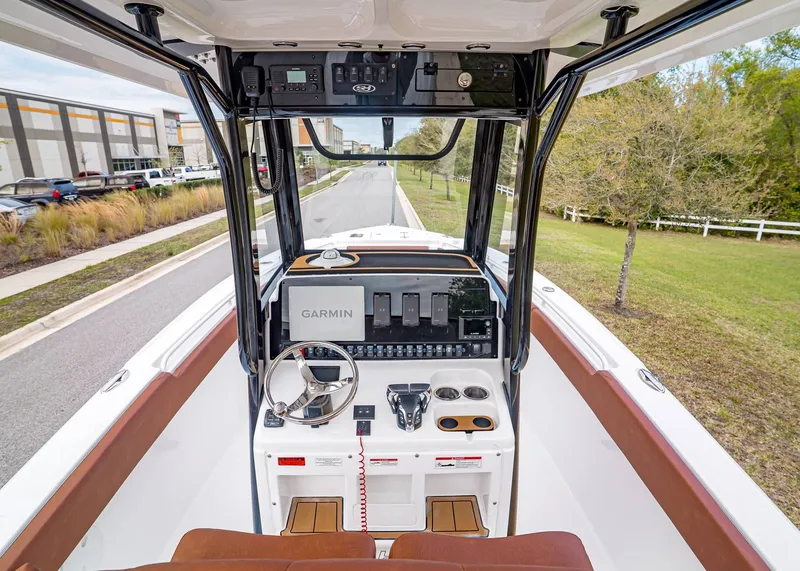 Slide: The Image of Interior view of the 2024 Sea Hunt Ultra 265 SE boat. - 16