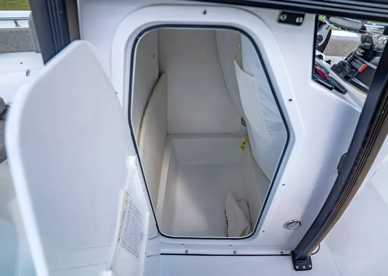 Slide: The Image of Sea Hunt Ultra 219 2026 - 17