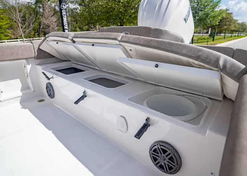 Slide: The Image of Sea Hunt Ultra 219 2026 - 11