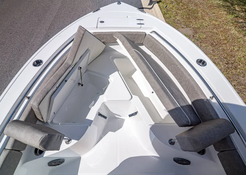 Slide: The Image of Sea Hunt Ultra 219 2026 - 21