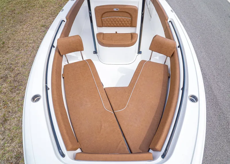 Slide: The Image of Sea Hunt Ultra 245 SE 2026 - 21