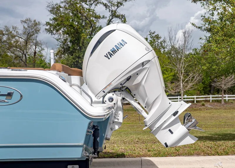 Slide: The Image of Sea Hunt Ultra 245 SE 2026 - 3