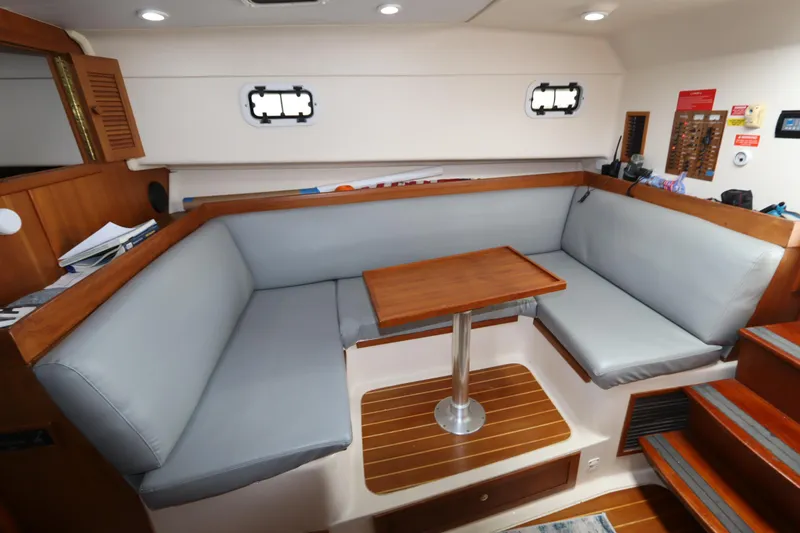 Slide: The Image of Mainship Pilot 34 2002 - 58