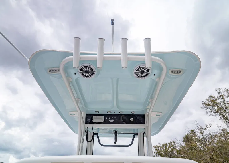 Slide: The Image of Sea Hunt Ultra 265 SE 2026 - 10