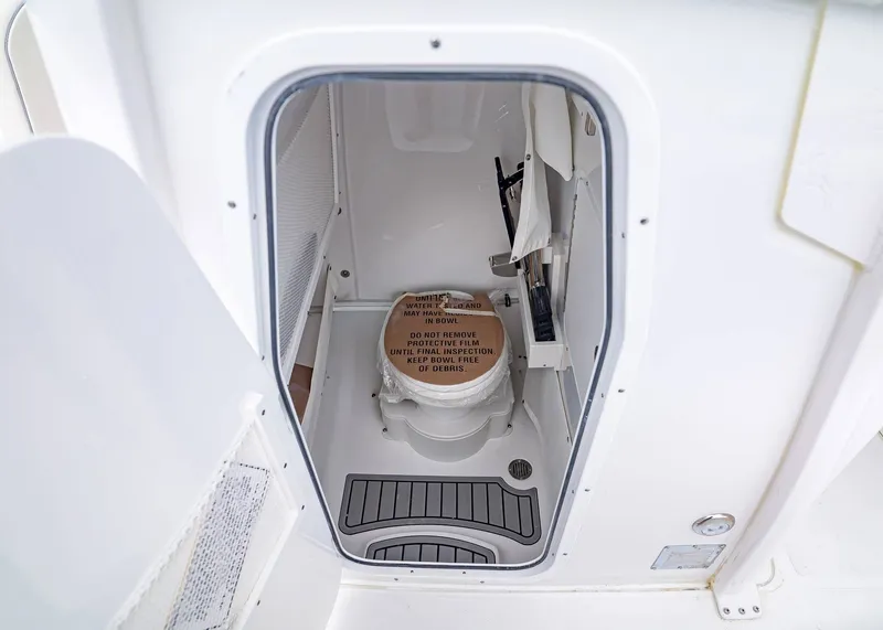 Slide: The Image of Sea Hunt Ultra 265 SE 2026 - 16