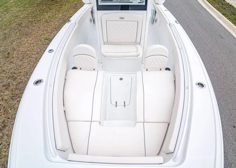 Slide: The Image of Sea Hunt Ultra 265 SE 2026 - 17