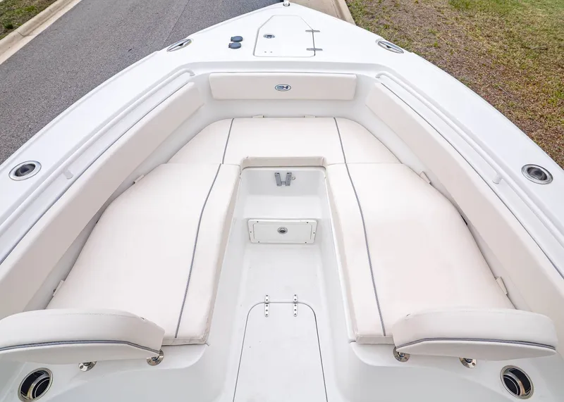 Slide: The Image of Sea Hunt Ultra 265 SE 2026 - 20