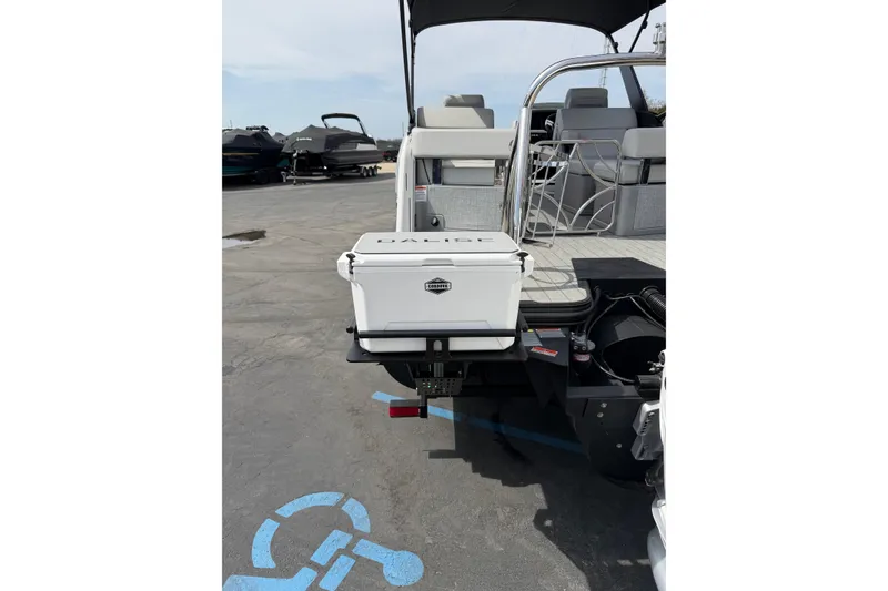 Slide: The Image of Balise HORIZON 24C 2025 boat rear view with cooler on deck. - 5