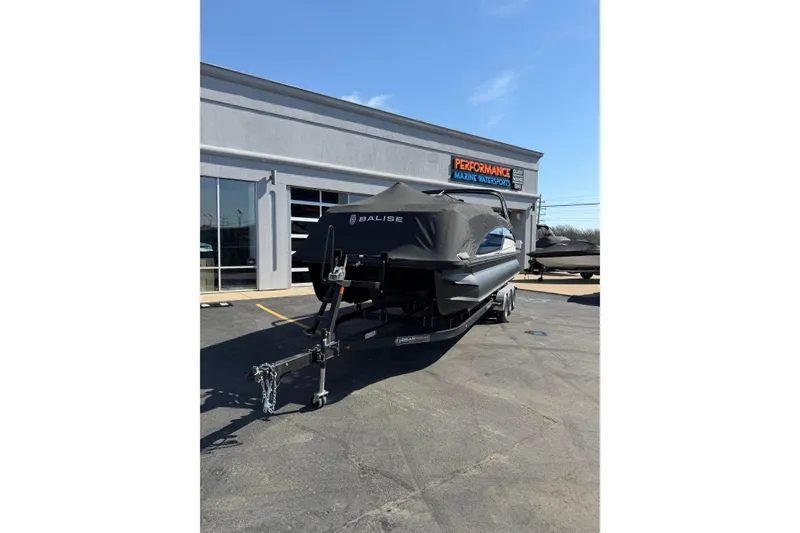 Slide: The Image of 2025 Balise HORIZON26C boat on trailer at Performance Marine Watersports dealership. - 33
