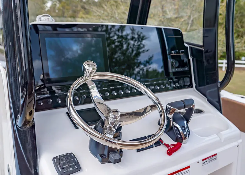 Slide: The Image of Sea Hunt Ultra 265 SE 2026 - 12