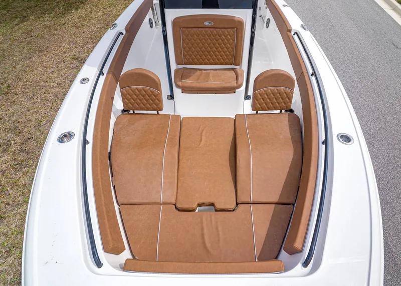 Slide: The Image of Sea Hunt Ultra 265 SE 2026 - 18