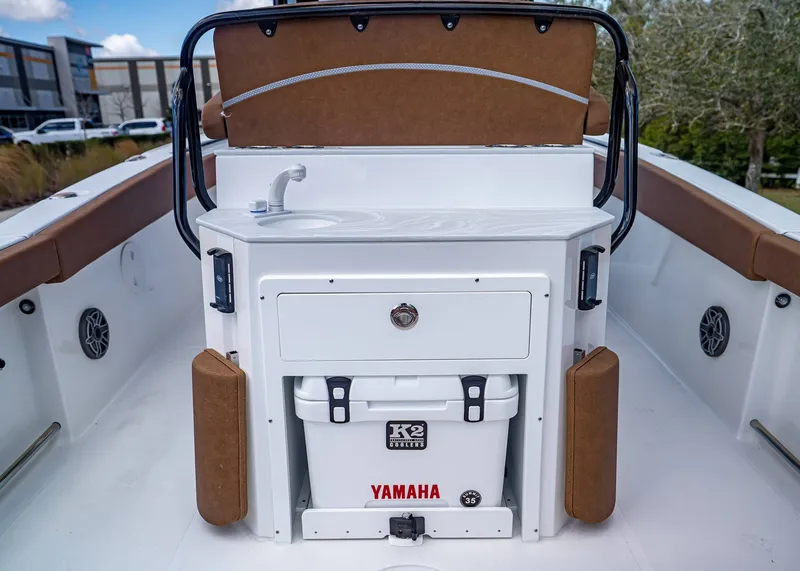 Slide: The Image of Sea Hunt Ultra 265 SE 2026 - 11