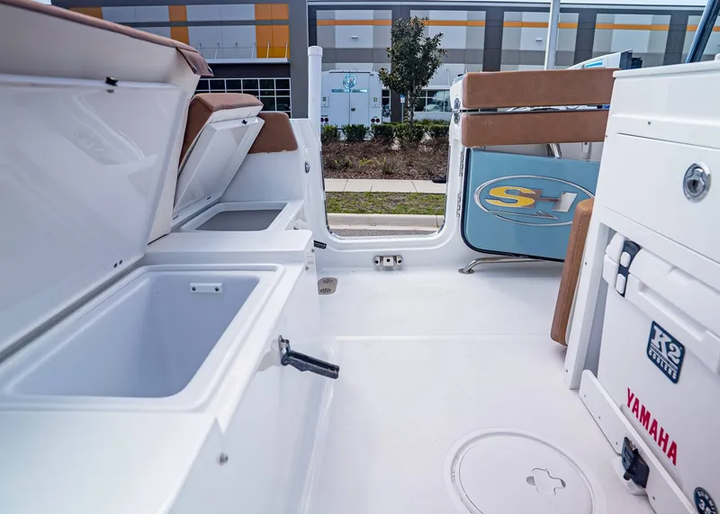 Slide: The Image of Sea Hunt Ultra 265 SE 2026 - 9