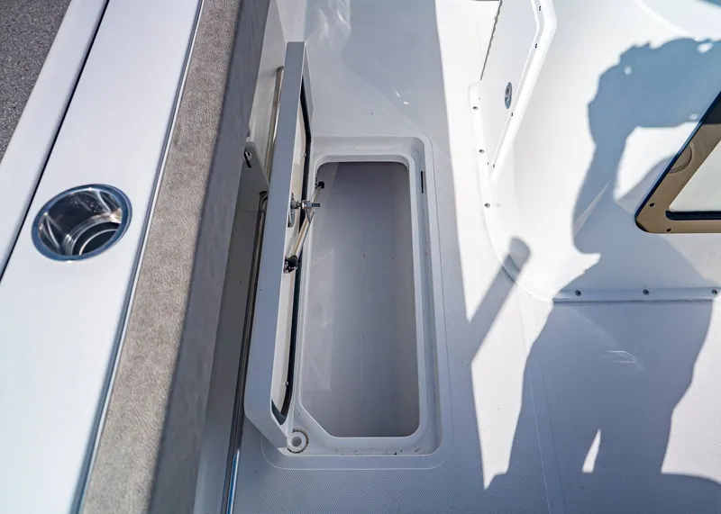 Slide: The Image of Sea Hunt Gamefish 27 Coffin Box 2026 - 16