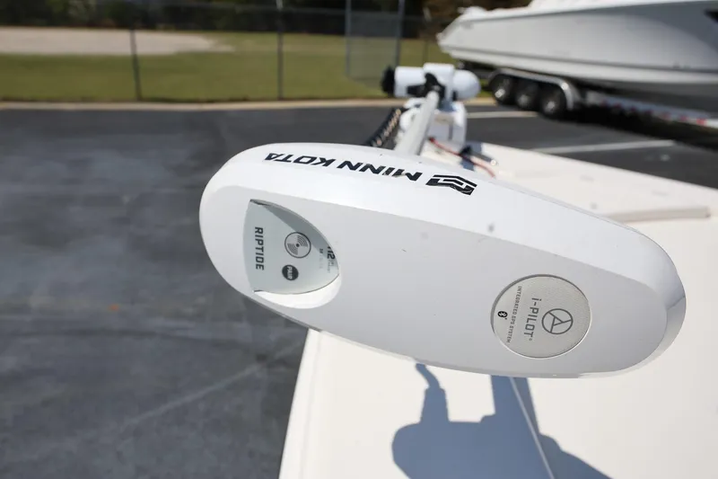 Slide: The Image of Minn Kota Riptide trolling motor on 2024 Pathfinder 2300 HPS boat. - 23