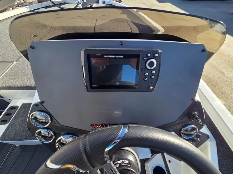 Slide: The Image of Dashboard of Vexus Boats AVX1985s 2026 with Humminbird display. - 24