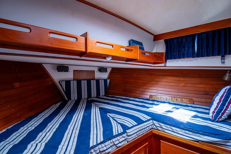 Slide: The Image of Grand Banks 46 Classic 1990 - 52