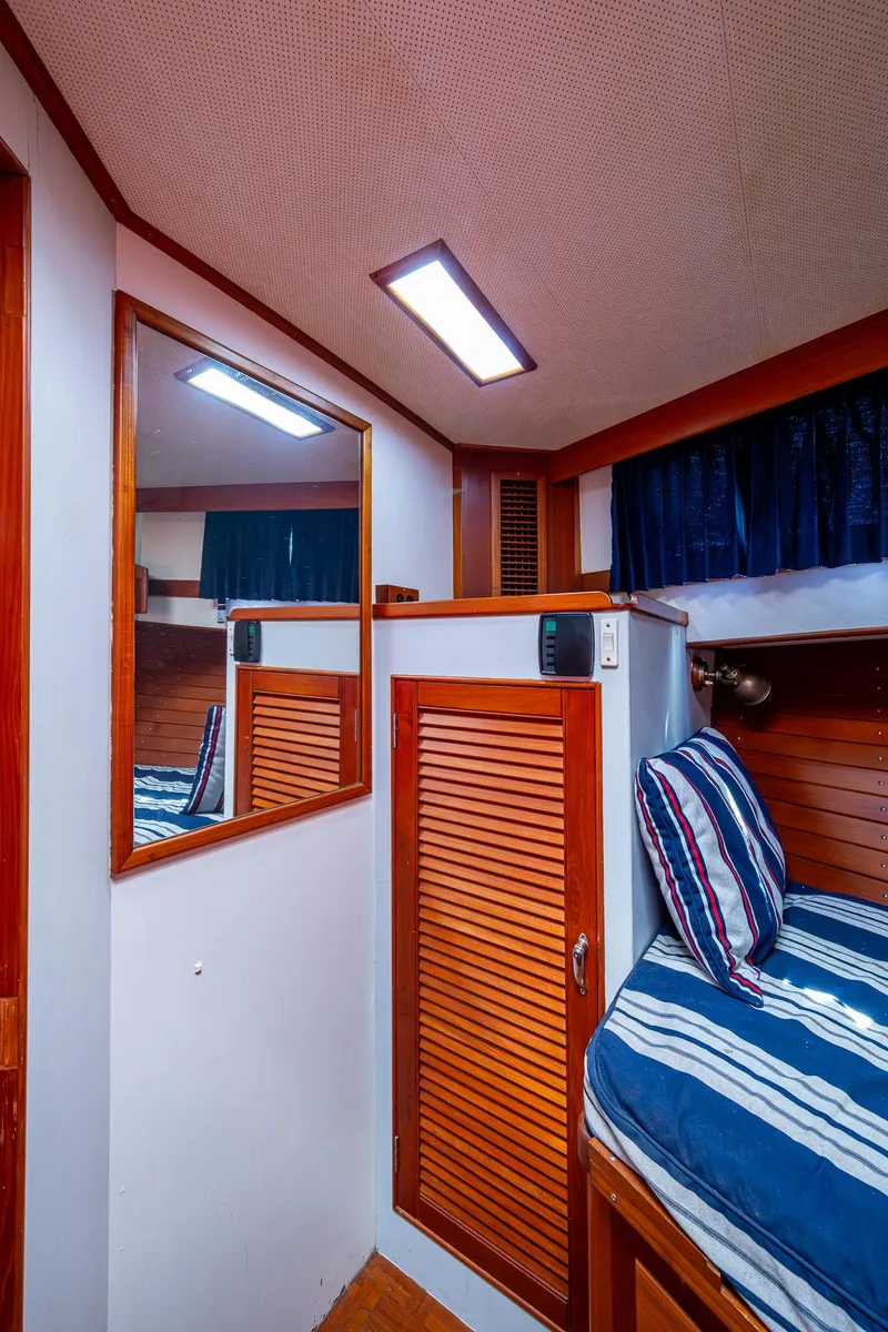 Slide: The Image of Grand Banks 46 Classic 1990 - 54